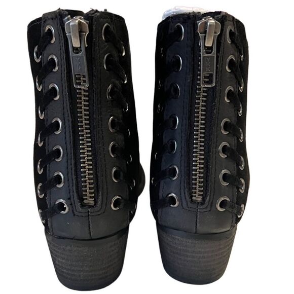 Journee Signature Arika Black Suede Back Zip Ankle Booties Size 8 New - Picture 7 of 11